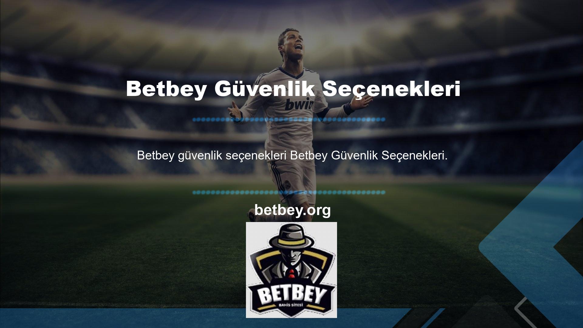 Ana sayfanın altındaki Betbey iletişim bölümünden istediğiniz alanlarla iletişime geçebilirsiniz